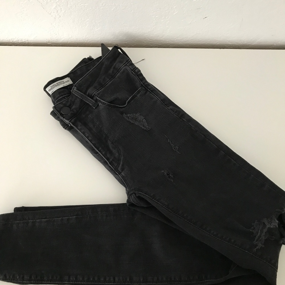 Zara Distressed Jeans